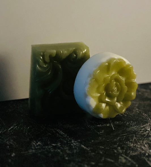 Honeydew, melon, green clay, organic glycerin soap Manuka Honey