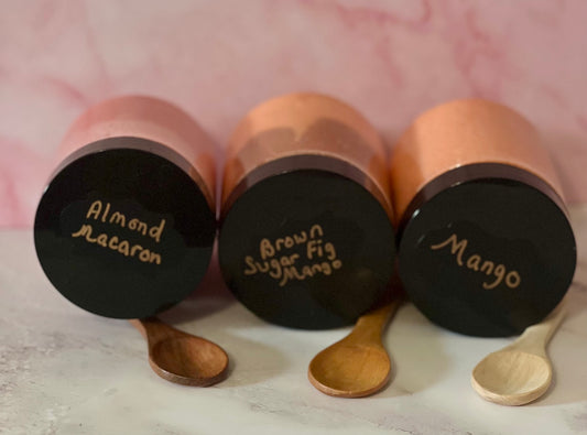 Almond macaroon, brown sugar, mixed with mango and mango sugar Scrubs